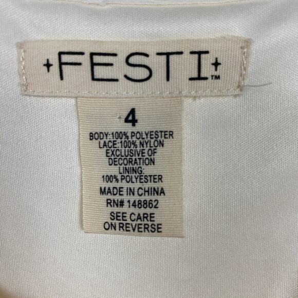 Torrid Festi Cream Lace Clip Dot Mini Dress Sz.4 NWT - Picture 9 of 16